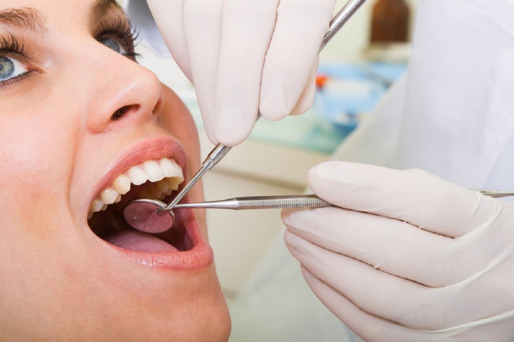5 reasons why you should consider tooth extractions